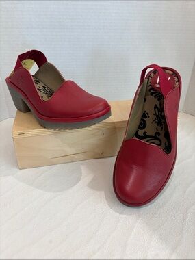 London Fog Red Leather Slingback Clogs with Low Block Heel